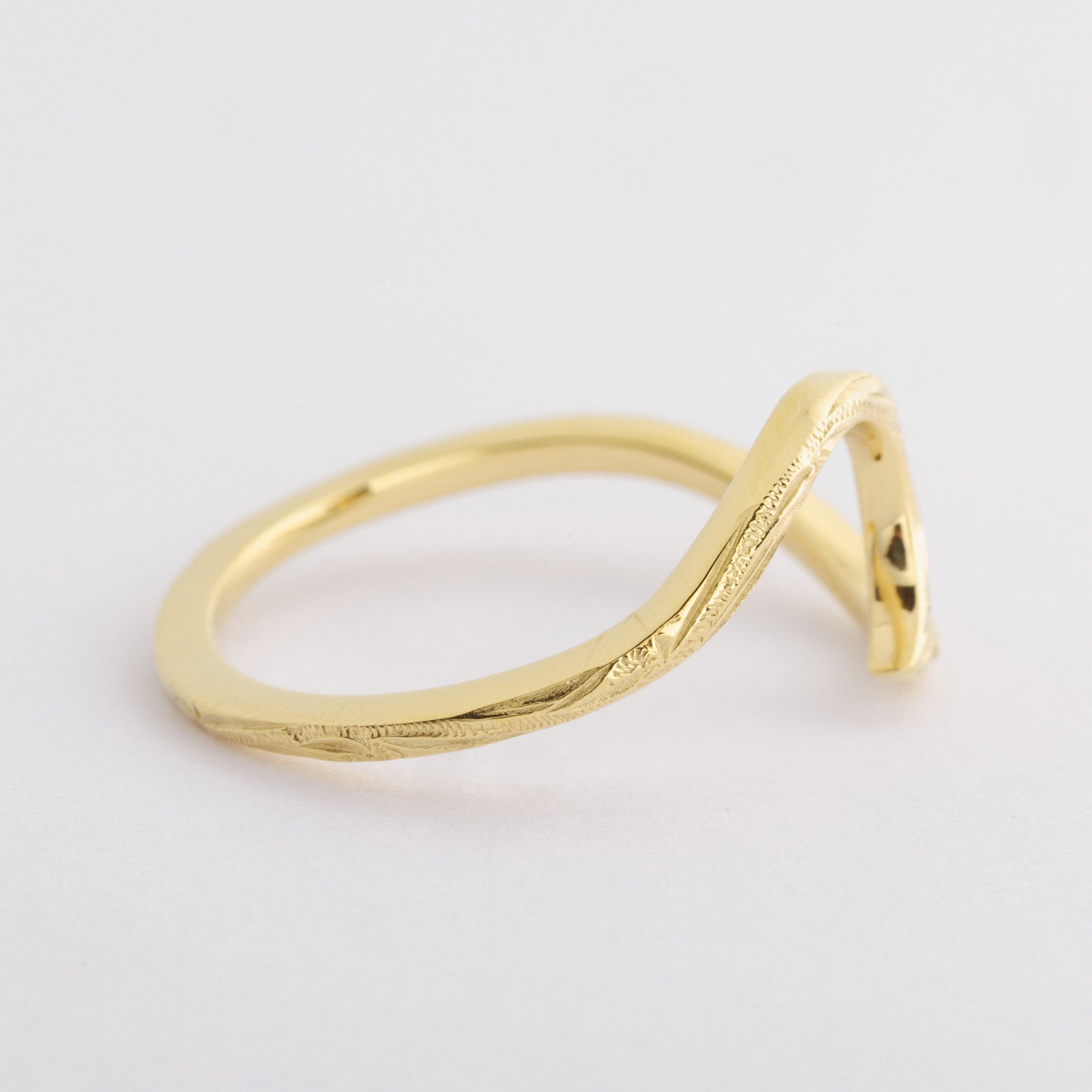 Halo. HAWAIIAN JEWELRY ”Wave” RING (gold)