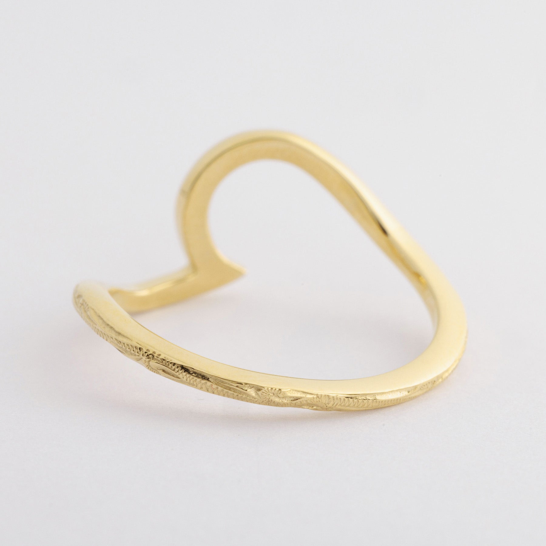 Halo. HAWAIIAN JEWELRY ”Wave” RING (gold)