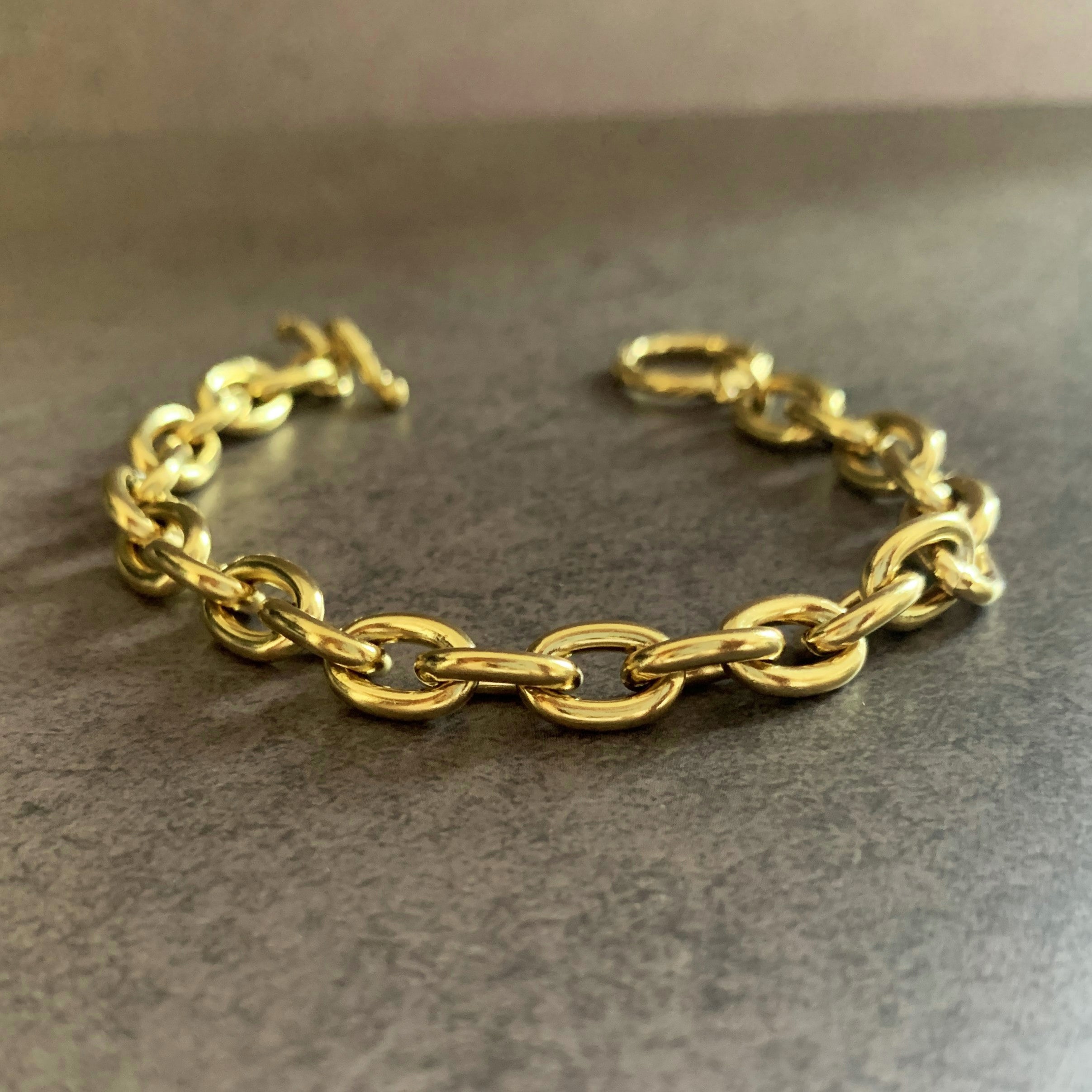 Halo.  HAWAIIAN JEWELRY "Mantel" BRACELET(gold)