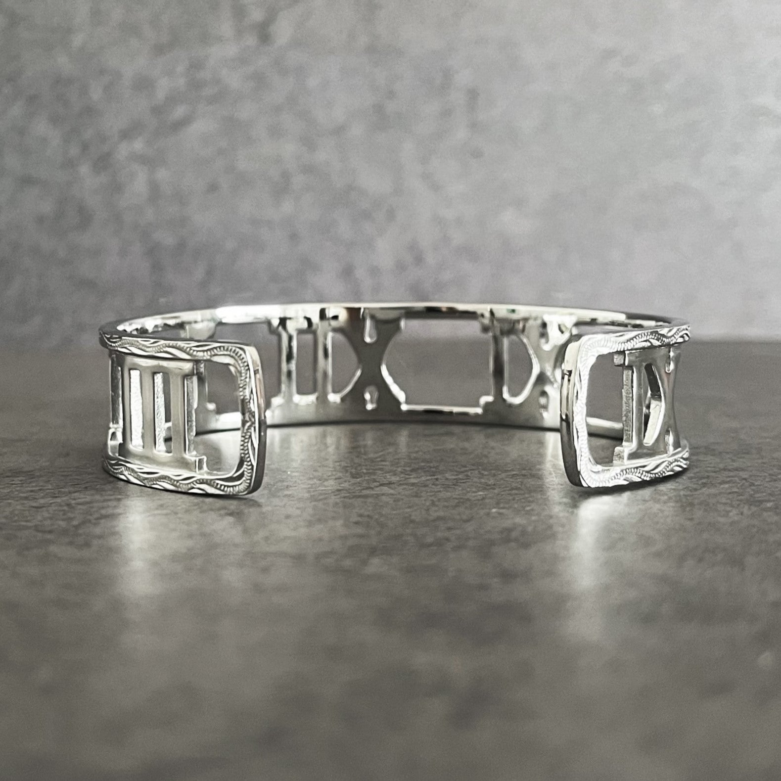 Halo.  HAWAIIAN JEWELRY "Roman Numerals" BANGLE (silver)