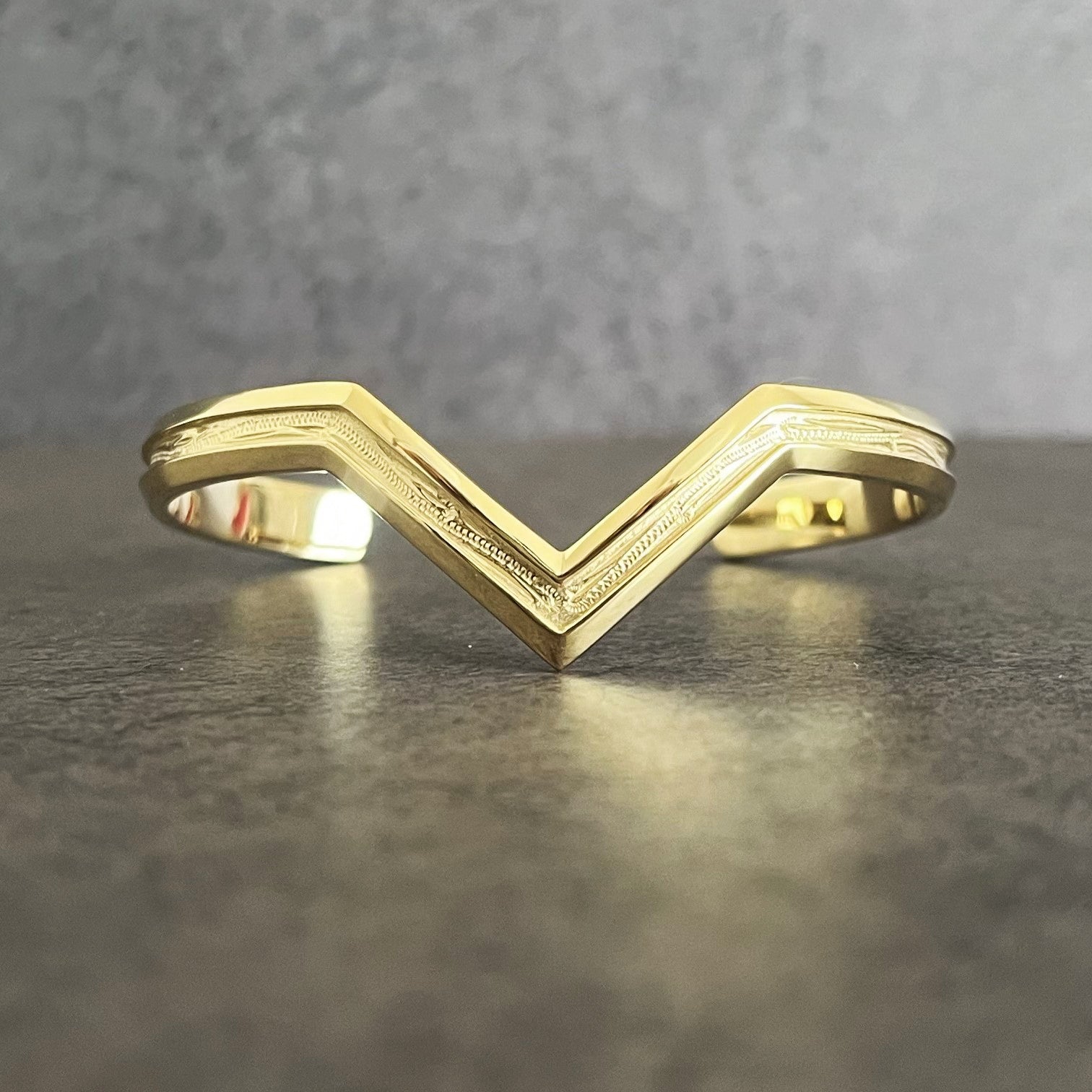 Halo.  HAWAIIAN JEWELRY "V" BANGLE (gold)