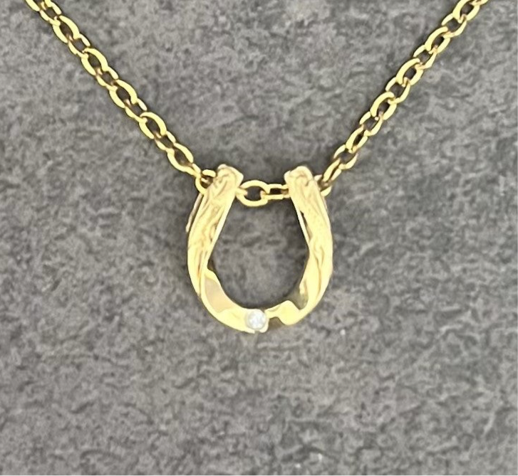 Halo. HAWAIIAN JEWELRY "Minimum Horseshoe" PENDANT(Gold)