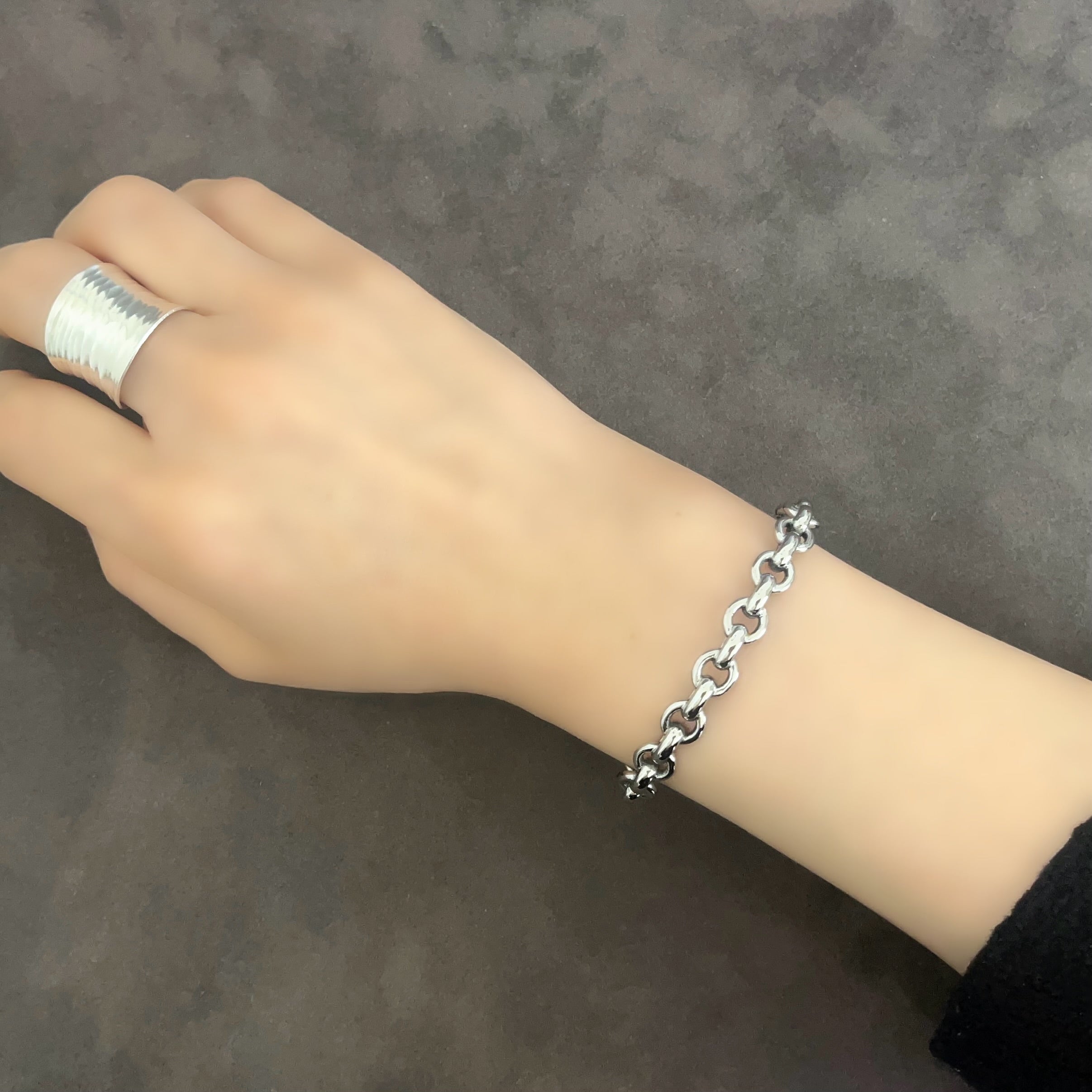 INDIGO "Fixed Chain" BANGLE (silver)