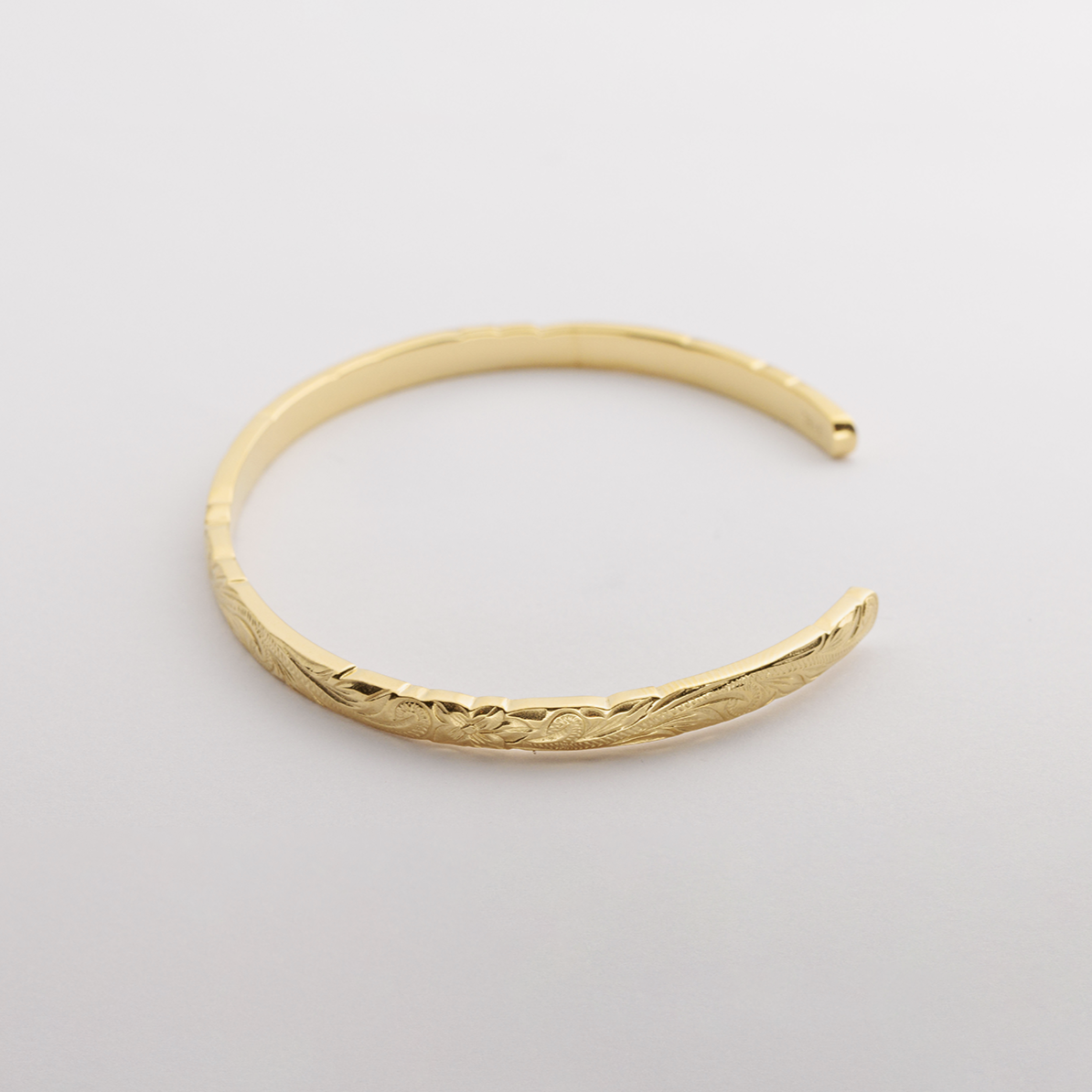 Halo. HAWAIIAN JEWELRY "HONU" BANGLE(gold)