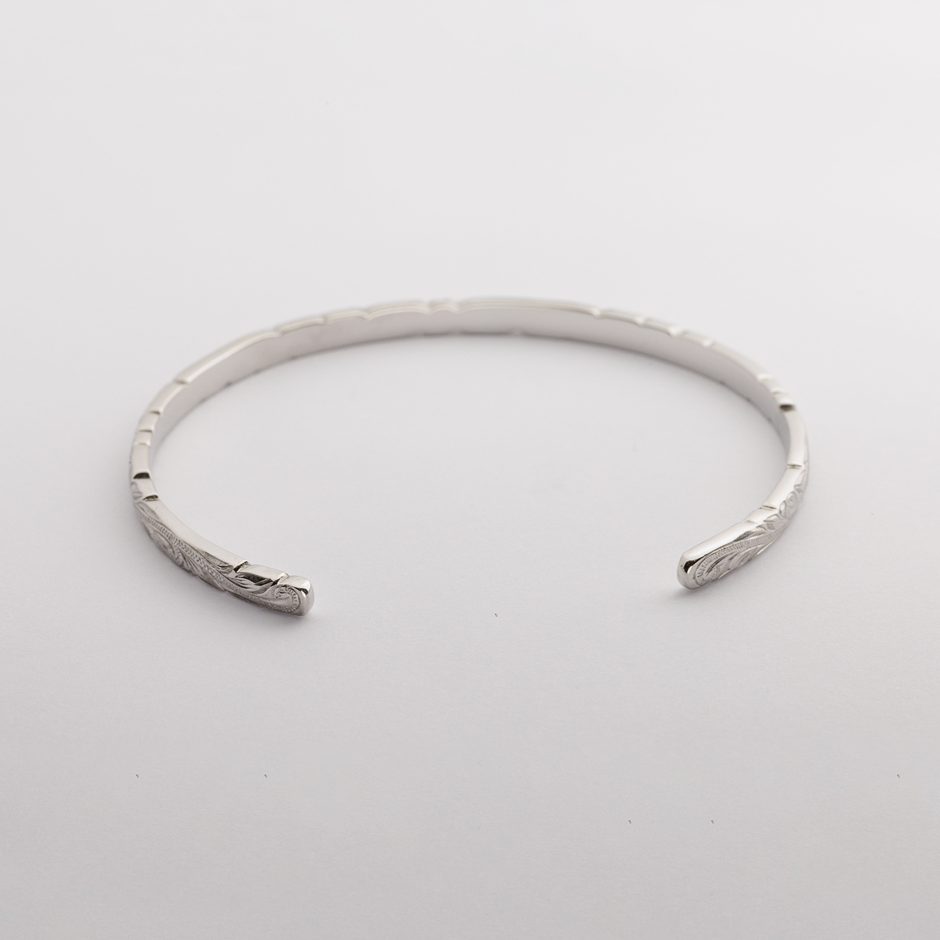 Halo. HAWAIIAN JEWELRY "HONU" BANGLE(silver)