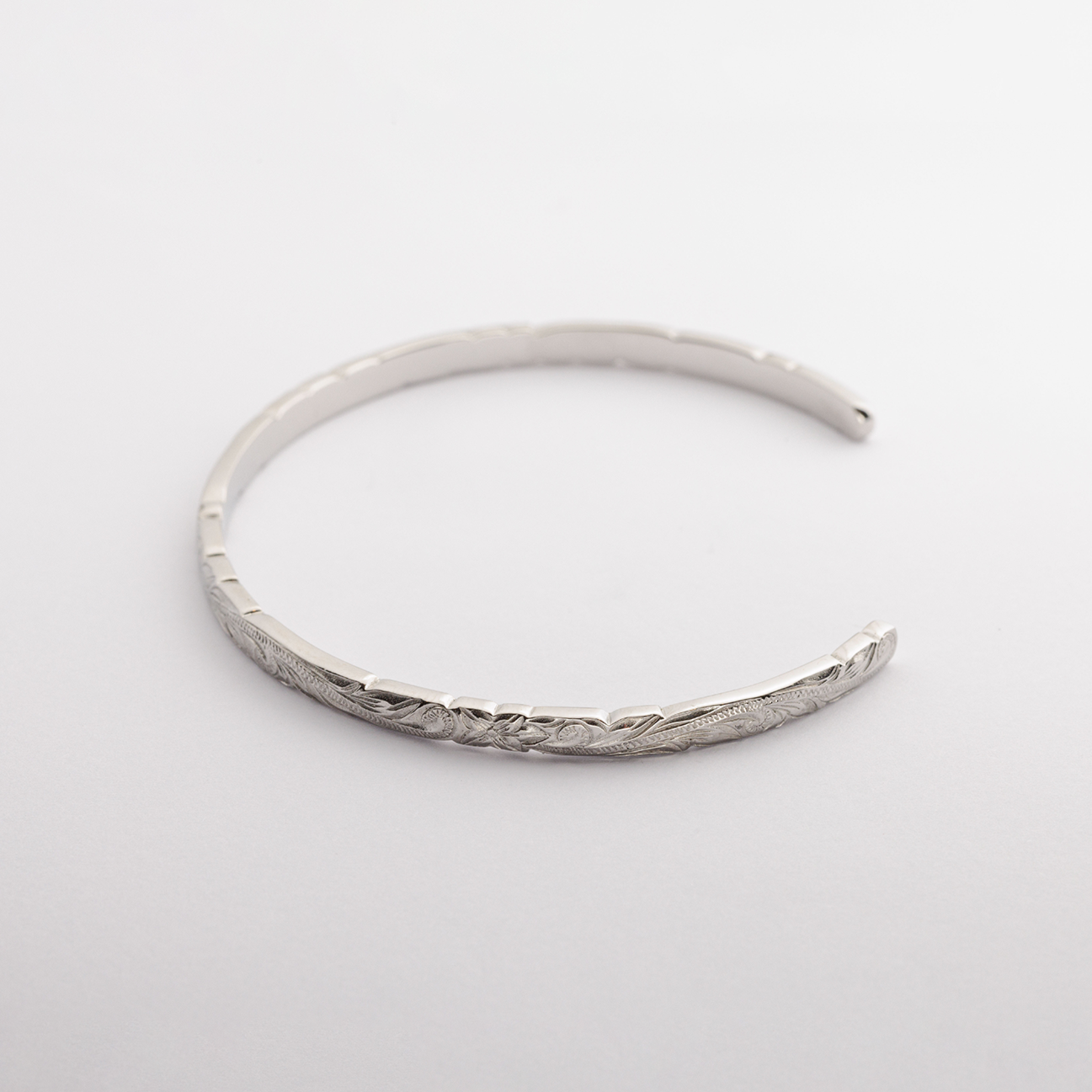 Halo. HAWAIIAN JEWELRY "HONU" BANGLE(silver)